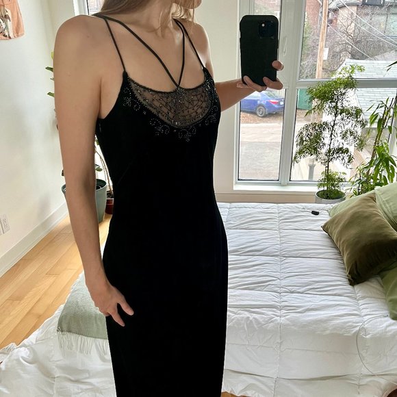 Long Black Velvet Evening Dress with Embroidered Details - Picture 8 of 15